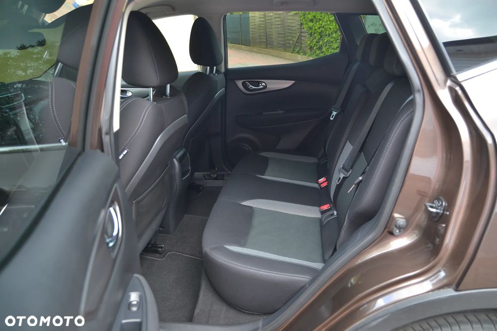 Nissan Qashqai 1.6 DCi N-Connecta EU6 - 17