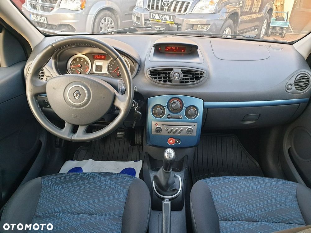Renault Clio 1.2 16V 75 Expression - 14