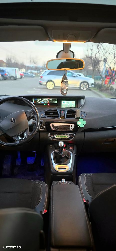 Renault Scenic Xmod 1.6 dCi Privilege - 17