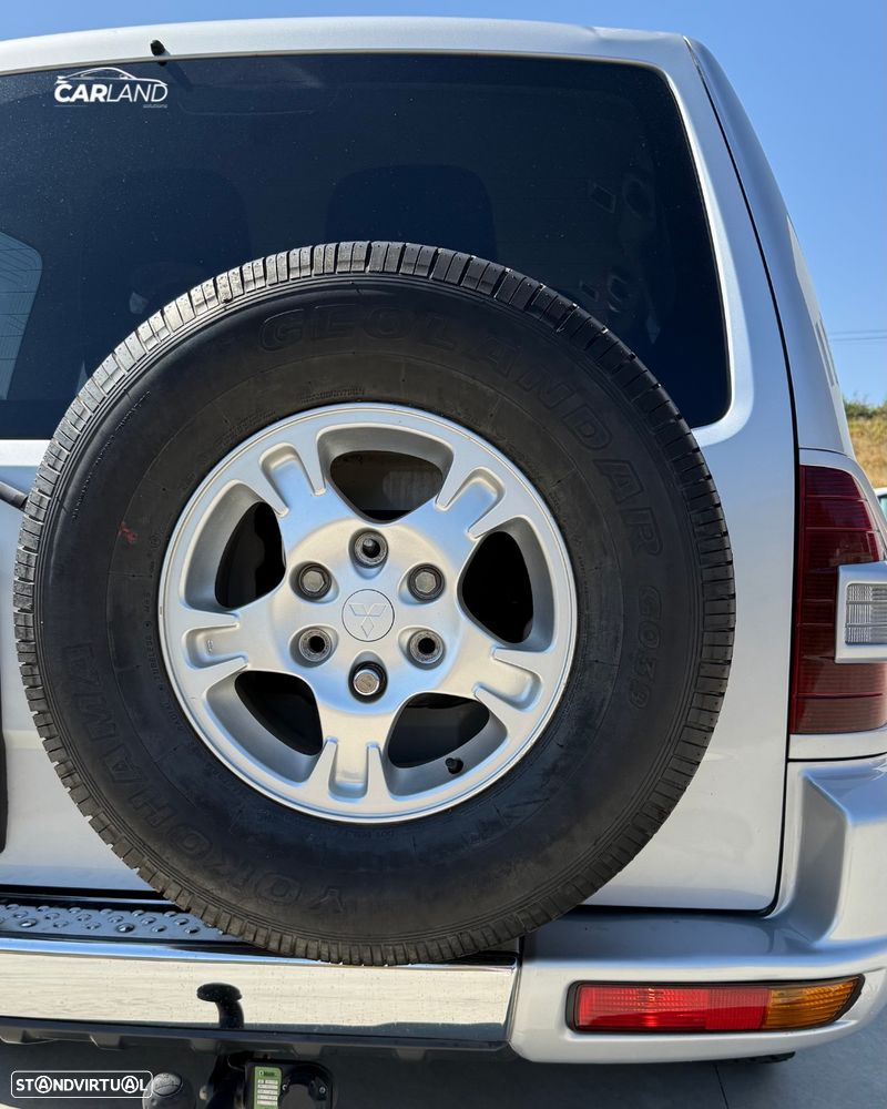 Mitsubishi Pajero - 10