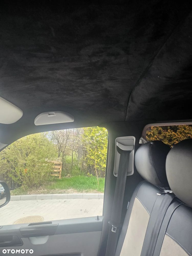 Volkswagen Caravelle - 5