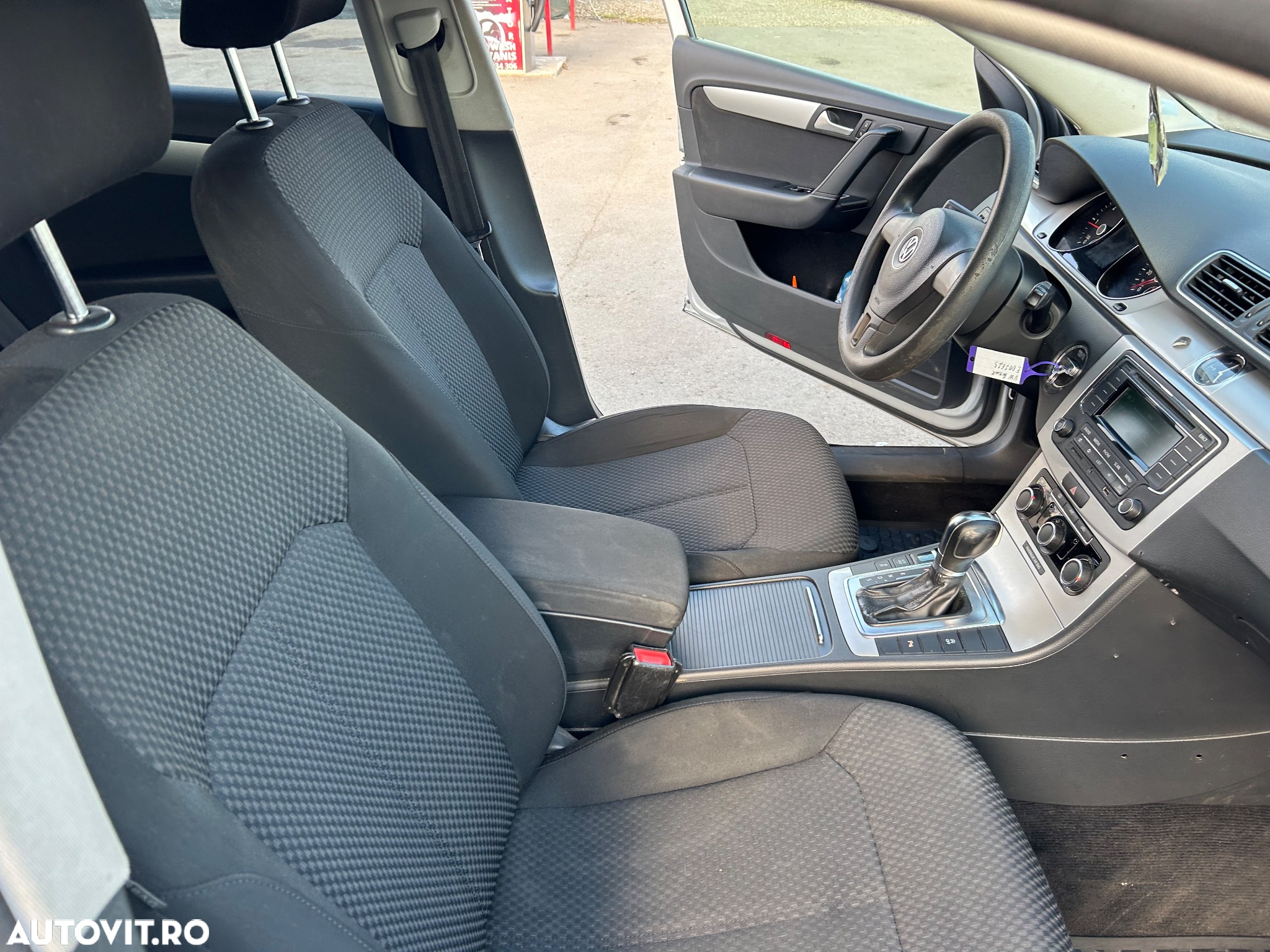 Volkswagen Passat Variant 2.0 TDI BlueMotion Technology DSG Comfortline - 8