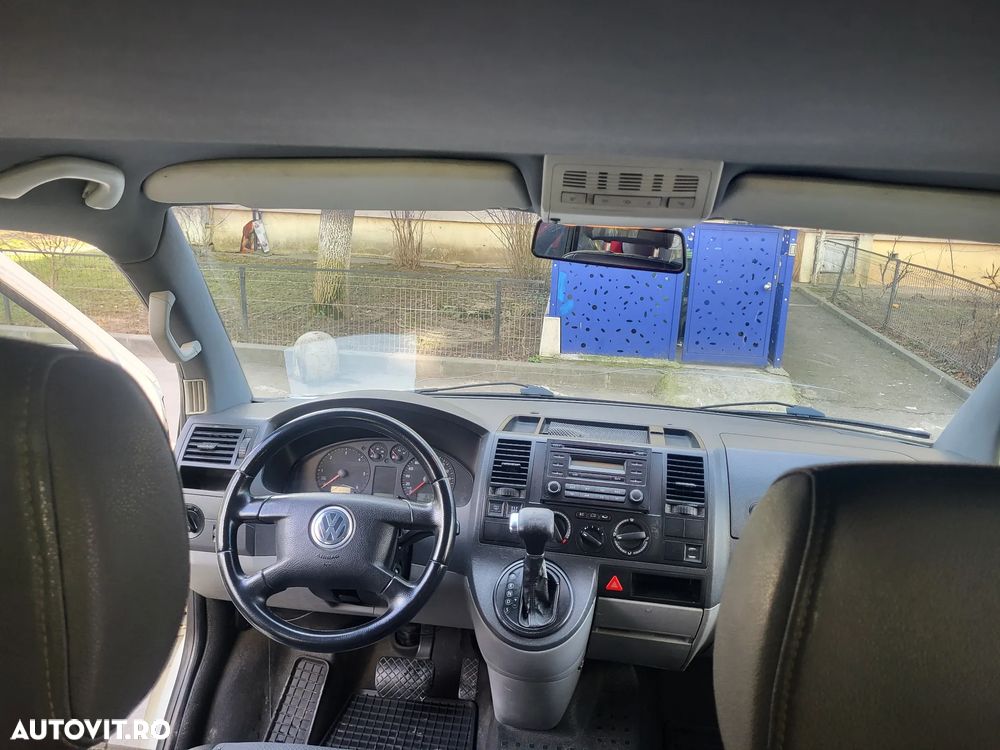 Volkswagen Caravelle - 11