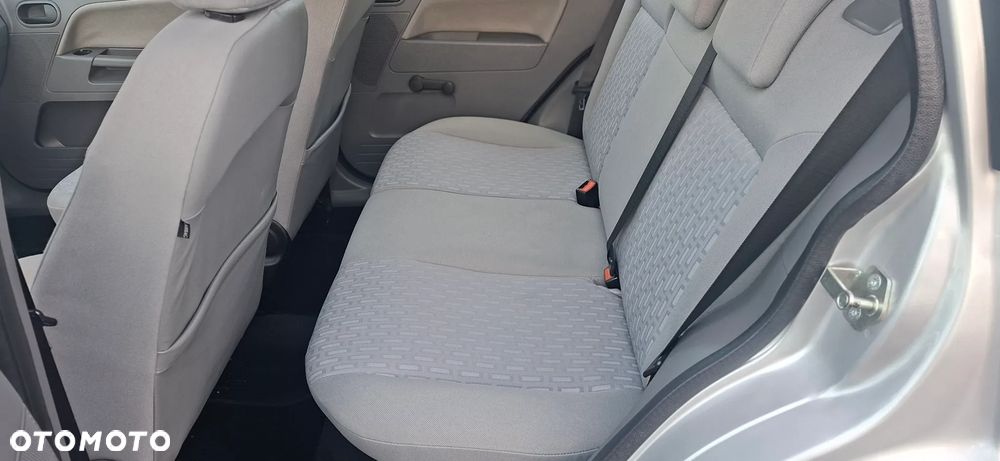 Ford Fusion - 13