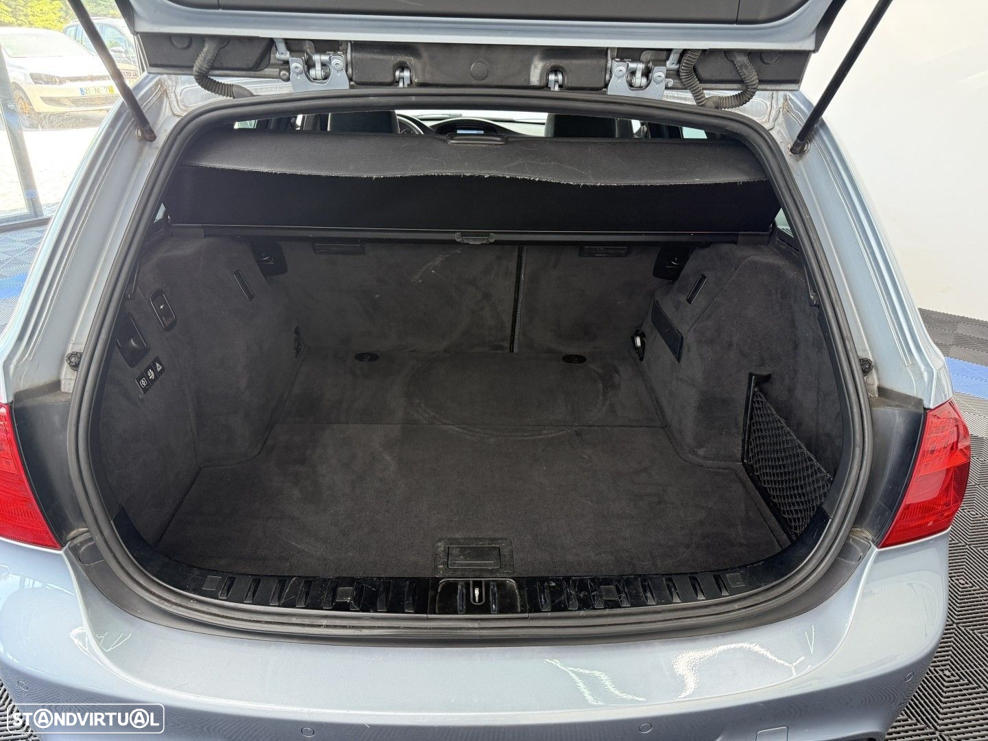 BMW 320 d Touring xDrive - 21