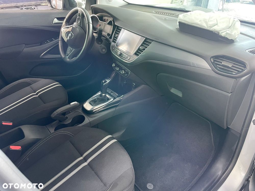 Opel Crossland - 40