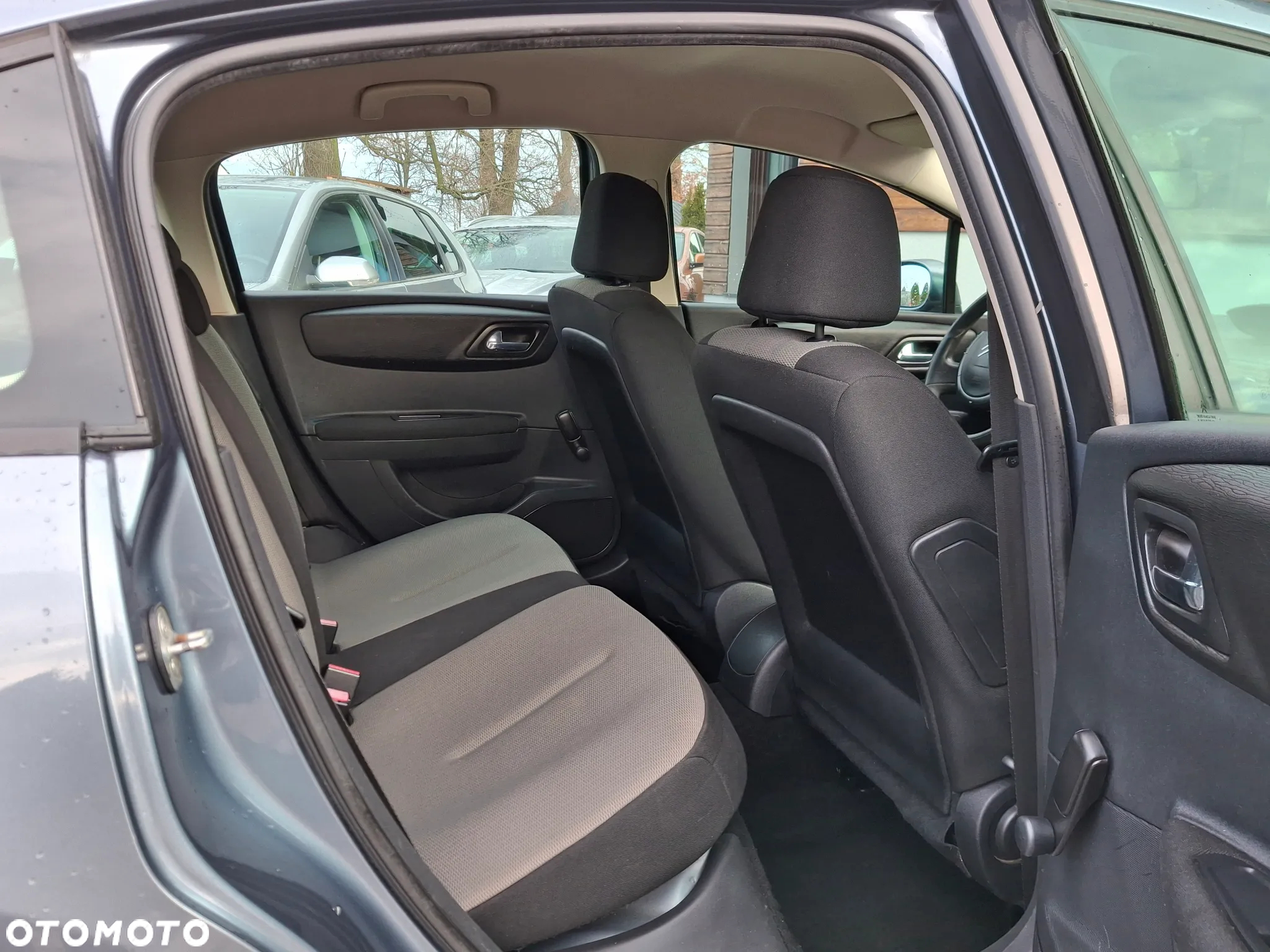 Citroën C4 1.4 16V Advance - 24