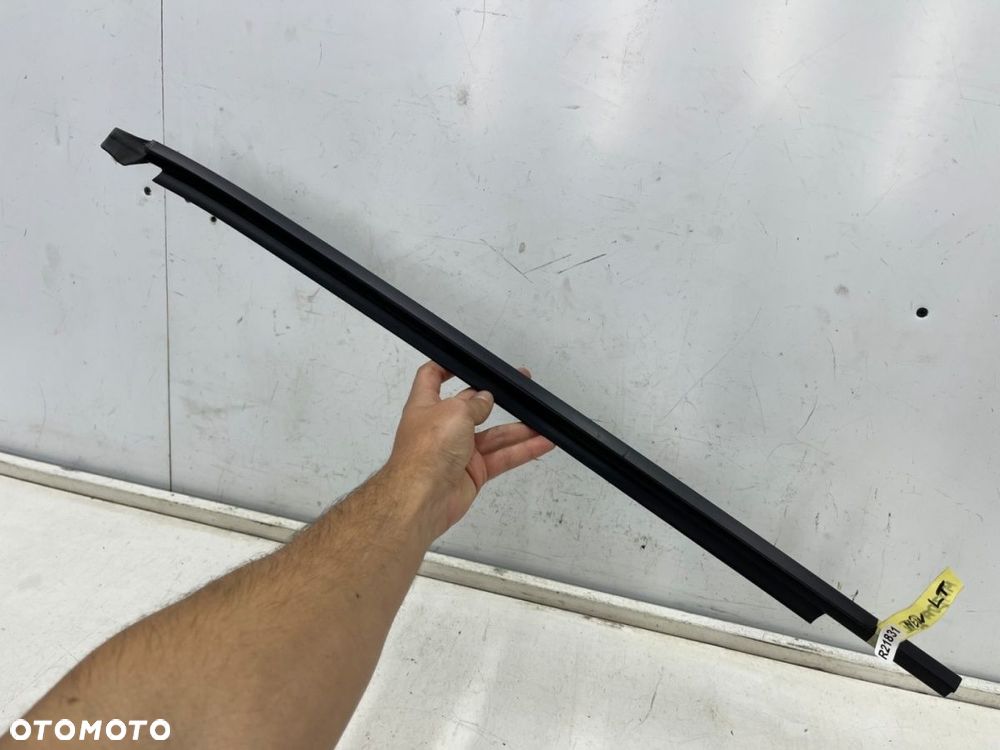Listwa Mazda 2 III DJ DL 14r.- NOWA lewa tylna listwa zgarniająca uszczelka zewnętrzna drzwi - 1