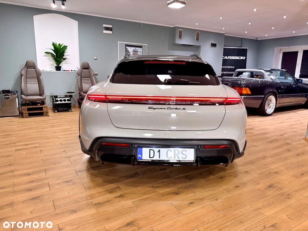 Porsche Taycan - 28
