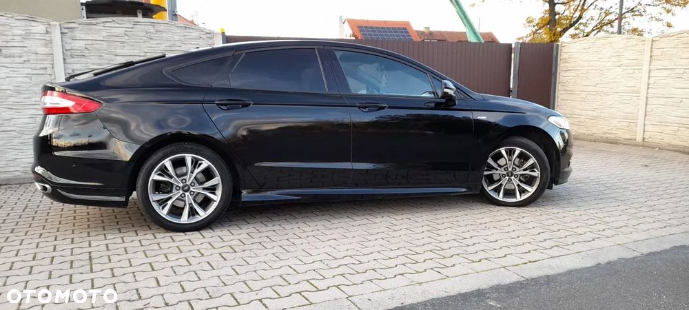 Ford Mondeo 2.0 TDCi Titanium PowerShift - 4