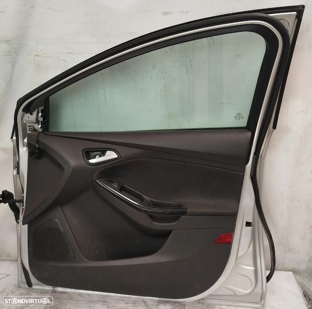 Porta frente direita FORD Focus III Carrinha - 2