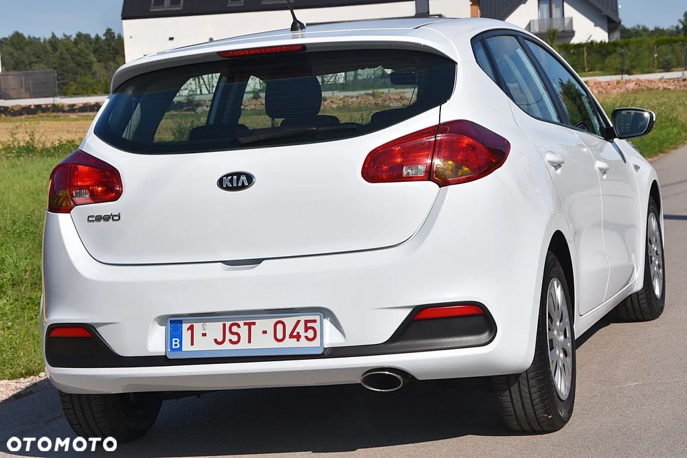 Kia Ceed 1.4 L - 5