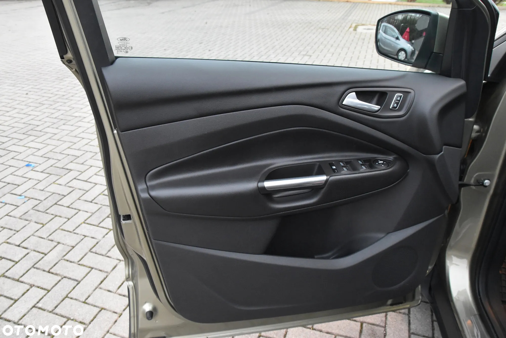 Ford Kuga - 25