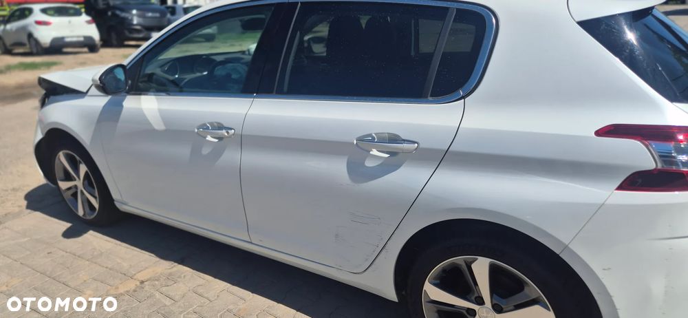 Peugeot 308 1.2 PureTech Allure S&S - 9