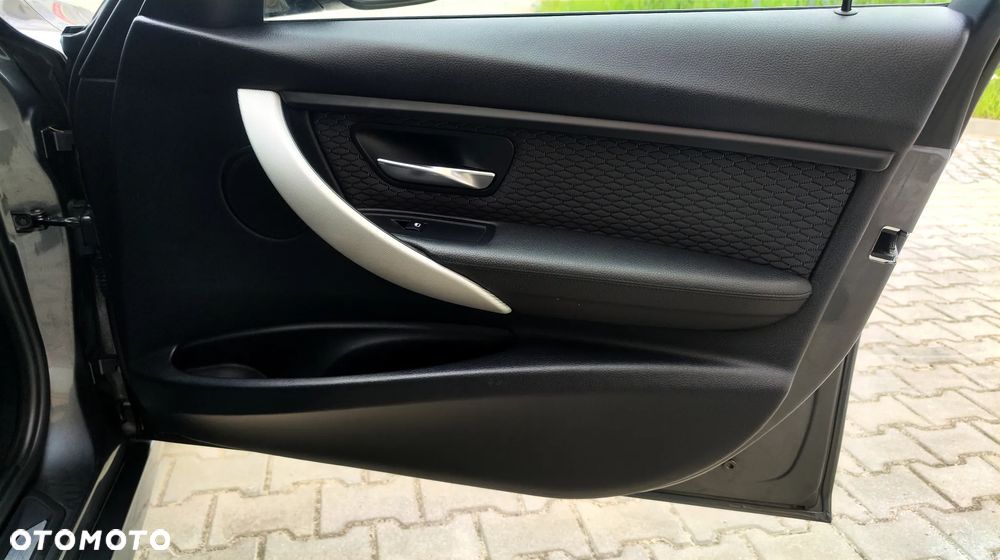 BMW Seria 3 - 28