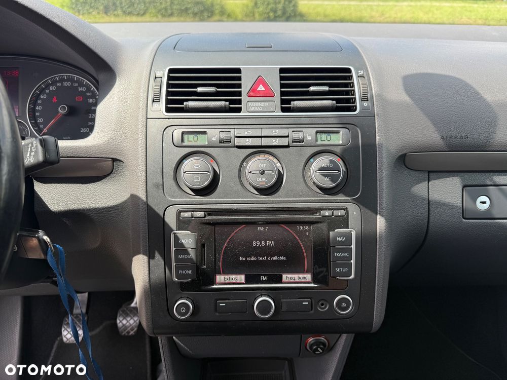 Volkswagen Touran 2.0 TDI Highline - 14