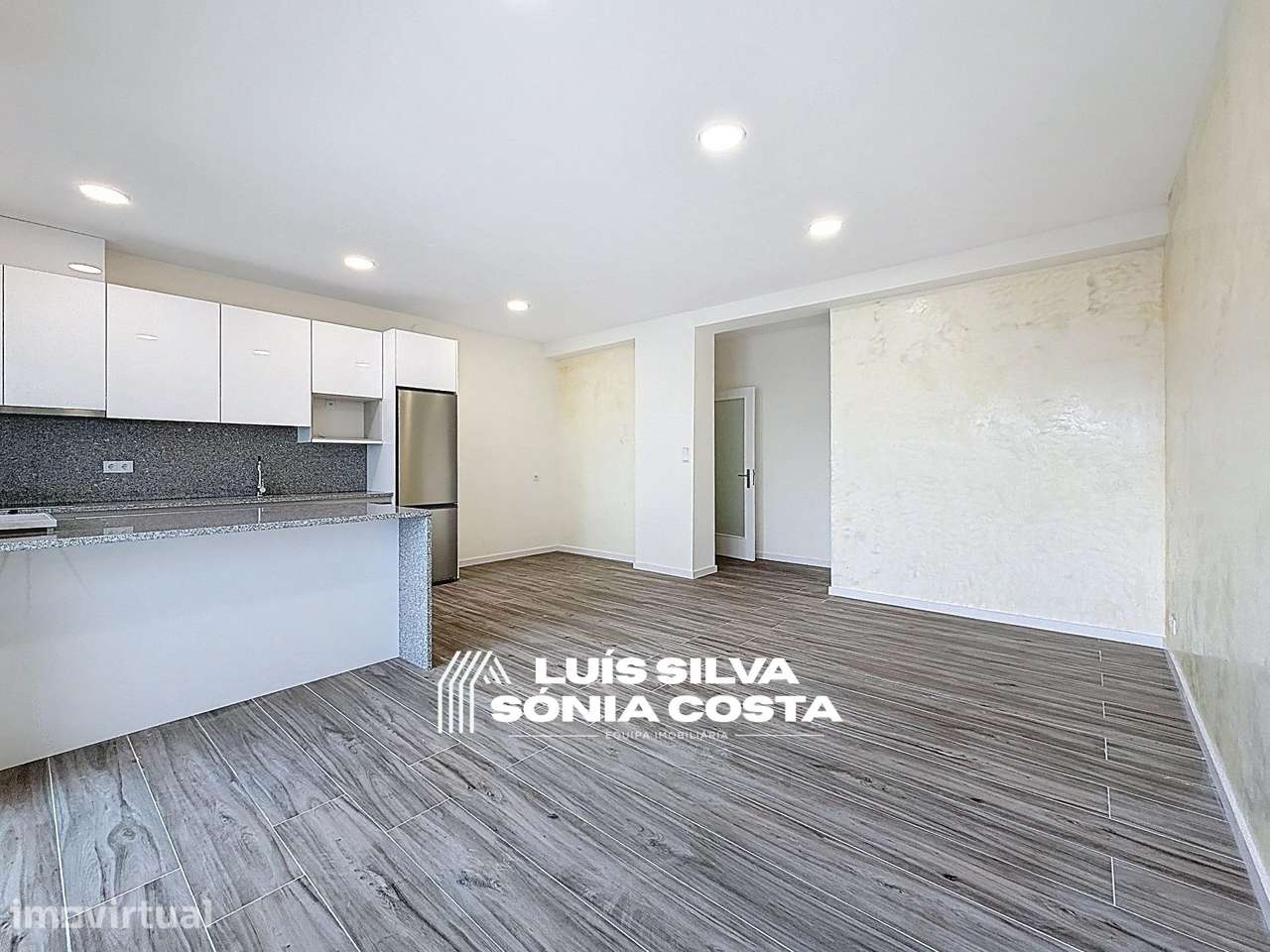 Apartamento T4 Totalmente Remodelado com 2 Varandas e Elevador –... - Grande imagem: 3/33