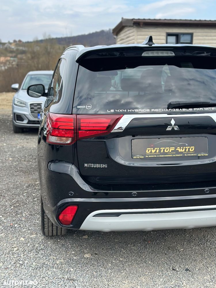 Mitsubishi Outlander 2.4 4WD Top - 30