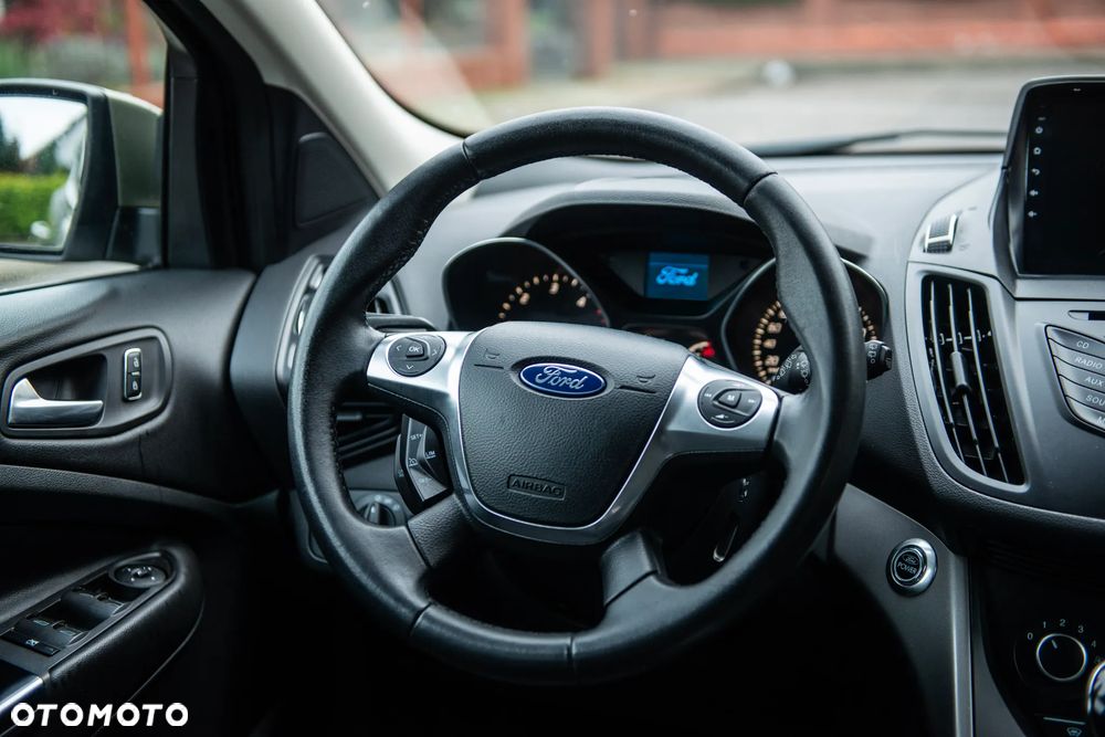 Ford Kuga 2.0 TDCi 2x4 Titanium - 30