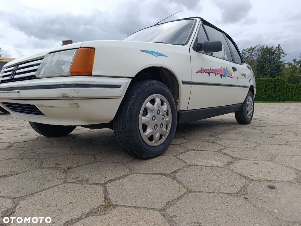 Peugeot 205 - 2