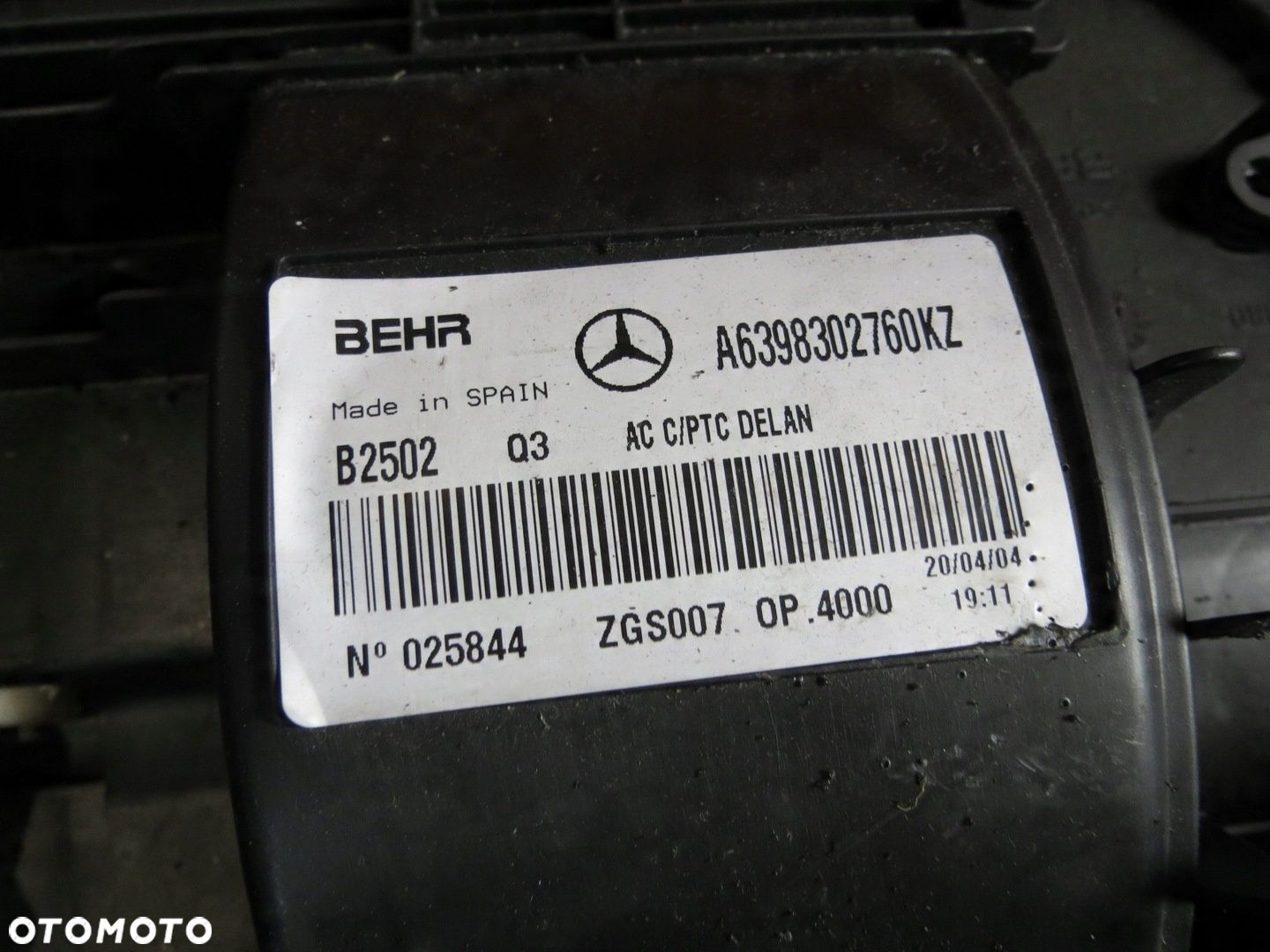 MERCEDES W639 VITO VIANO NAGRZEWNICA A6398302760KZ - 2