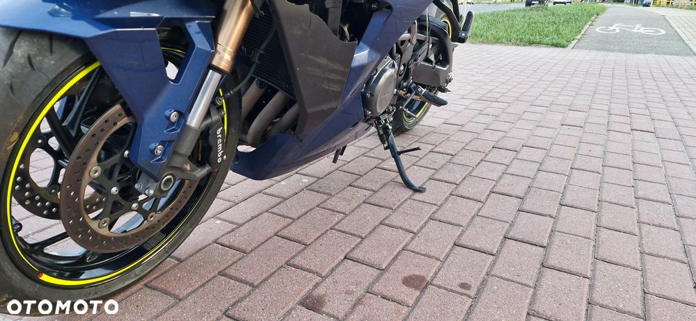 Suzuki GSX - 20