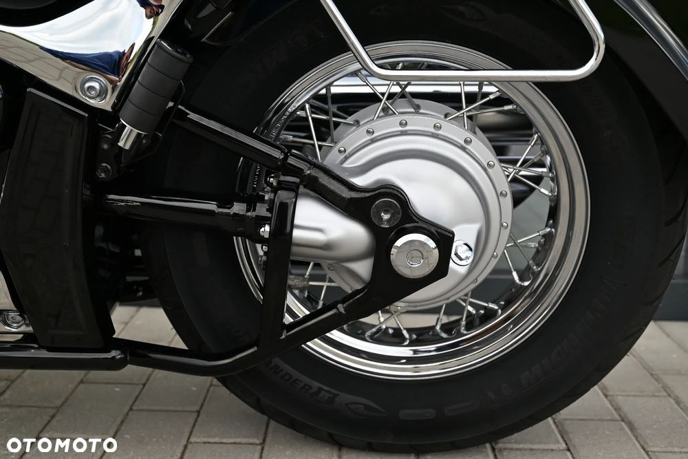 Suzuki Intruder - 16