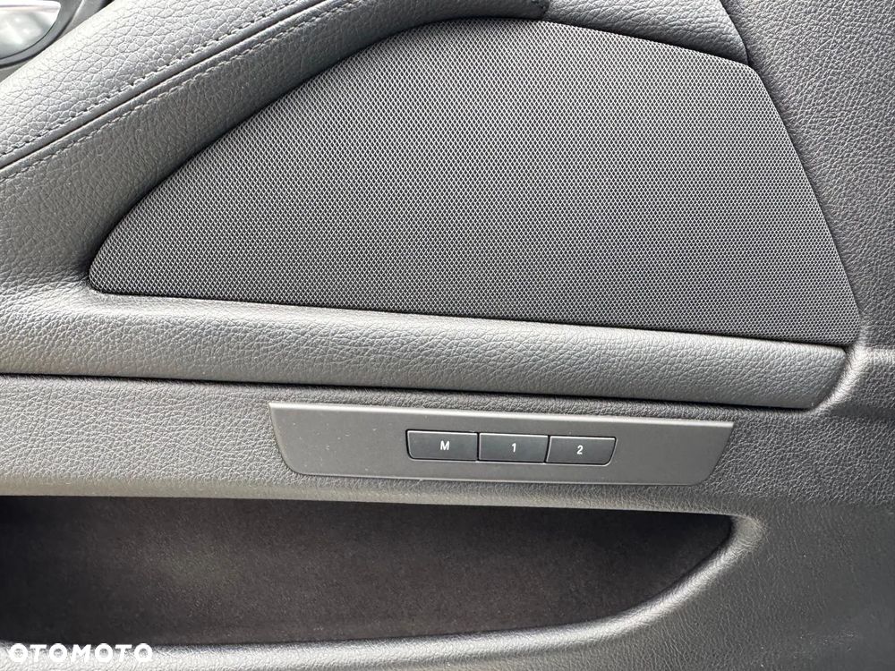 BMW Seria 5 M550d xDrive - 14