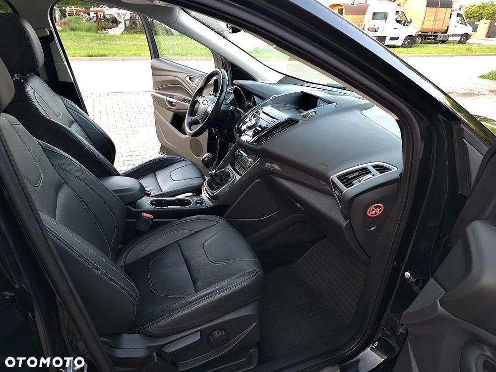 Ford Kuga 2.0 TDCi 4x4 Titanium - 24