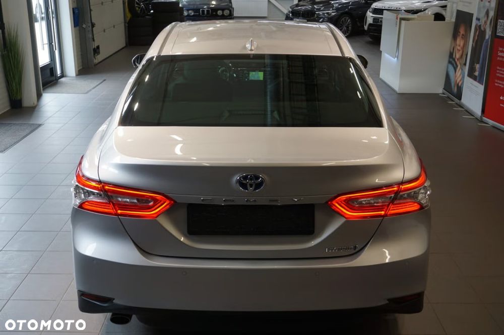 Toyota Camry Executive - 6
