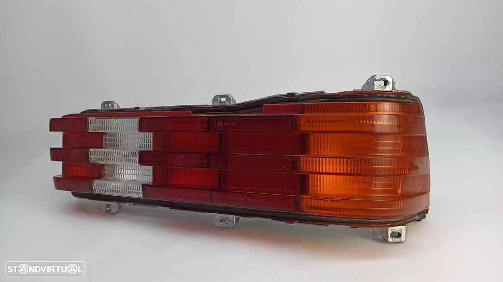FAROLIM TRASEIRO DIREITO MERCEDES-BENZ SEDAN 1982 -A1238205064 - 2