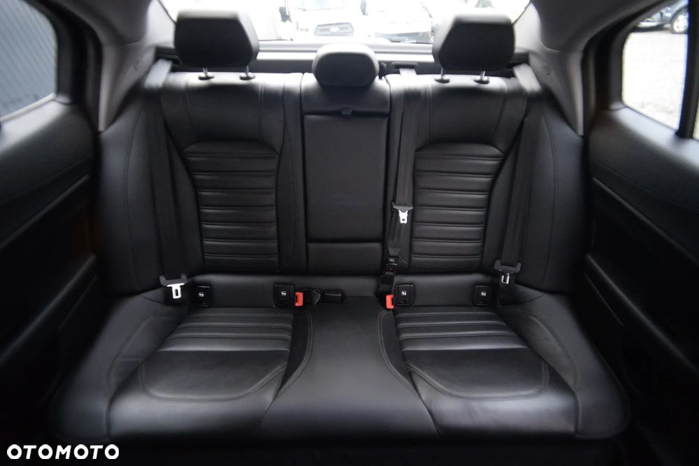 Alfa Romeo Giulia - 10