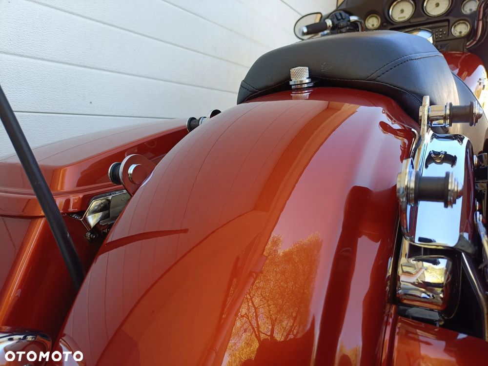 Harley-Davidson Touring Street Glide - 25