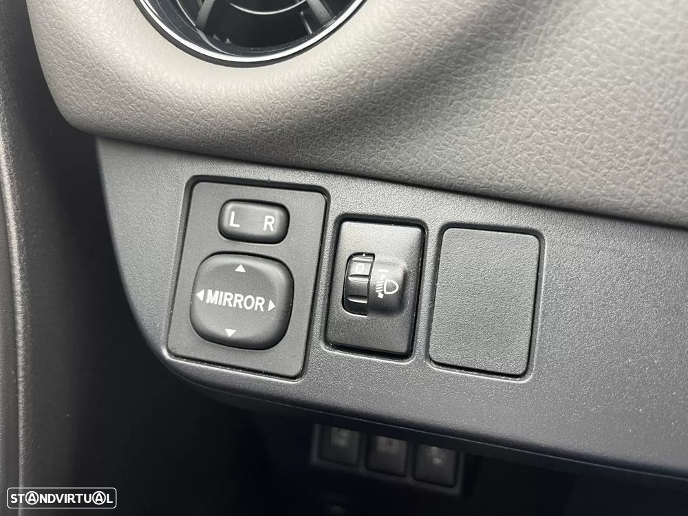 Toyota Yaris 1.0 VVT-i Exclusive - 30