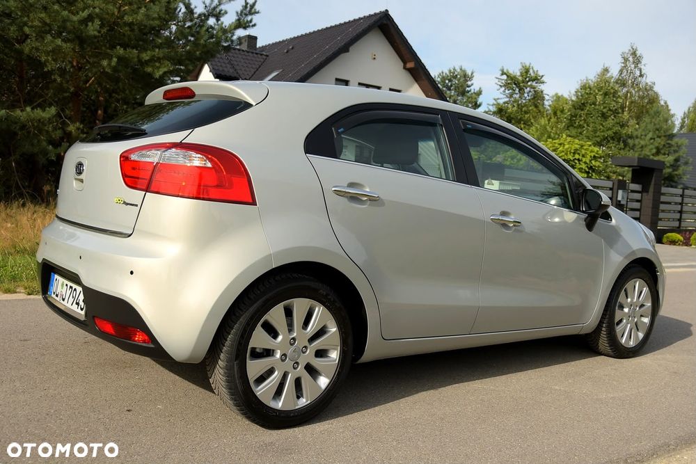 Kia Rio - 7