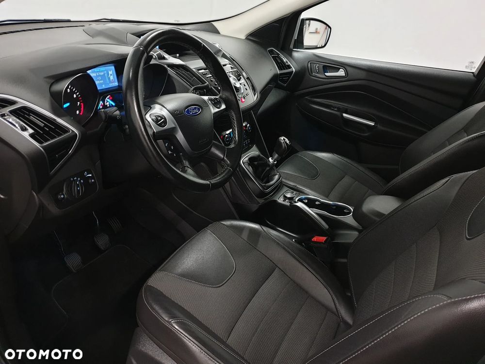 Ford Kuga 1.6 EcoBoost 2x4 Individual - 32