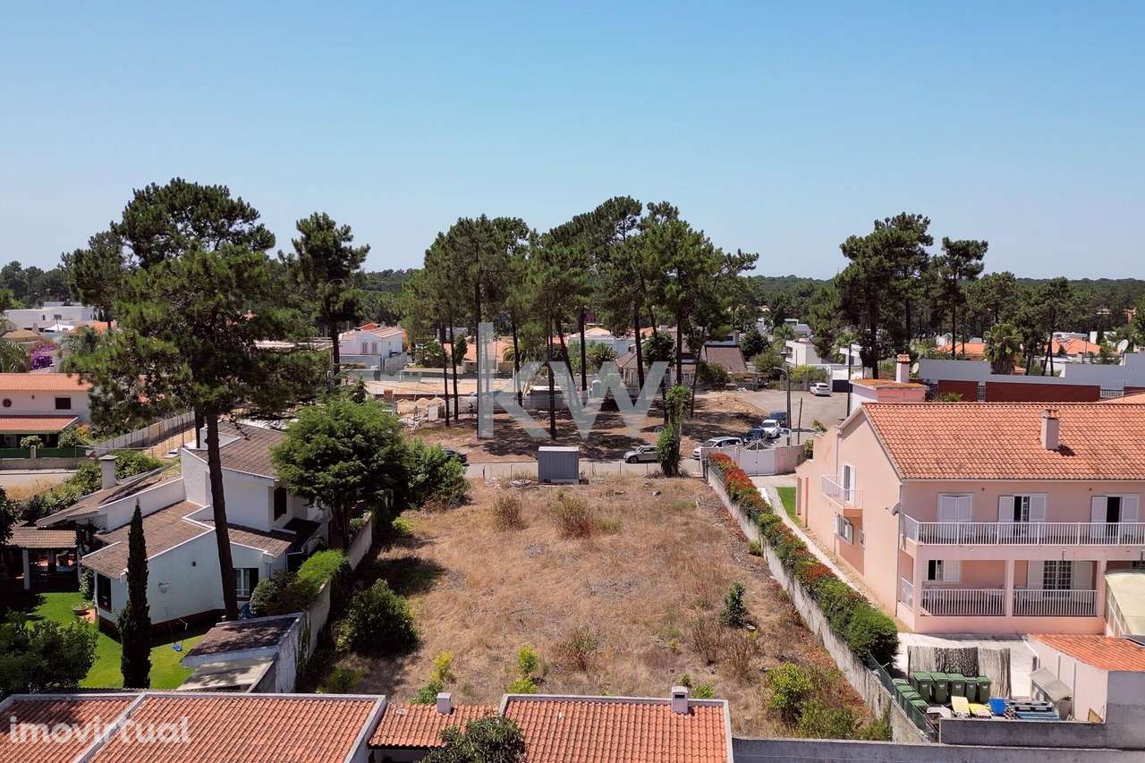 Terreno Urbano de 1.000 m2 com Projeto Aprovado – Moradia T4 com Pisci - Grande imagem: 3/28