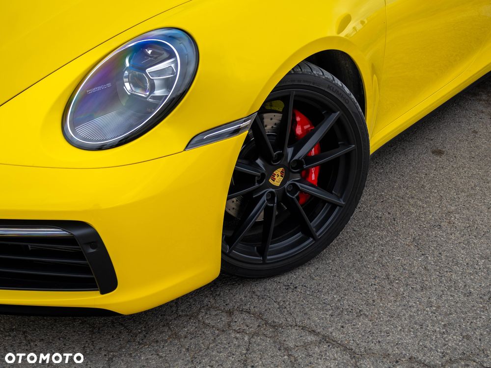 Porsche 911 Carrera 4S - 2