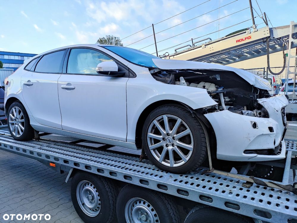 Volvo V40 D3 Kinetic - 13