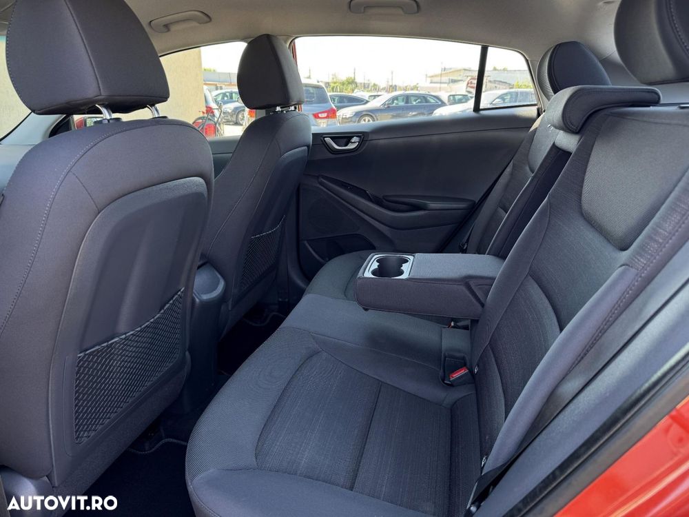 Hyundai IONIQ - 16