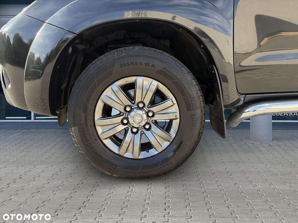 Toyota Hilux 3.0 D-4D SR5 - 22