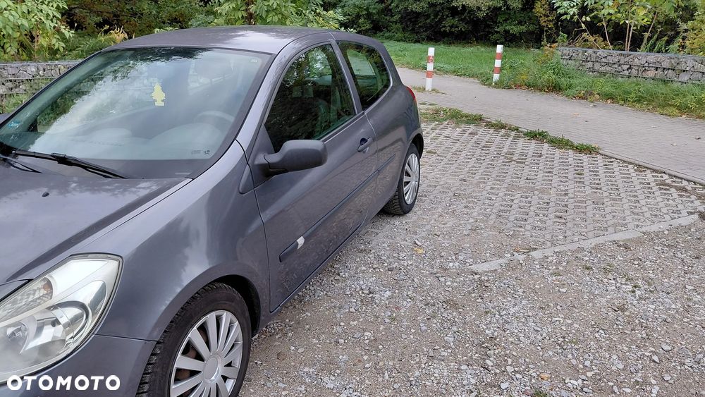 Renault Clio 2007 photo 3
