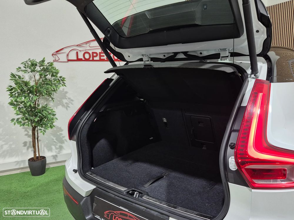 Volvo XC 40 1.5 T3 Tech Edition - 49