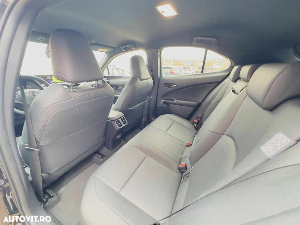 Lexus UX 250h Executive Line - 17