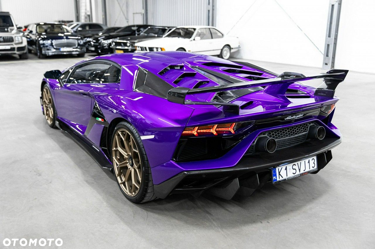 Lamborghini Aventador - 10