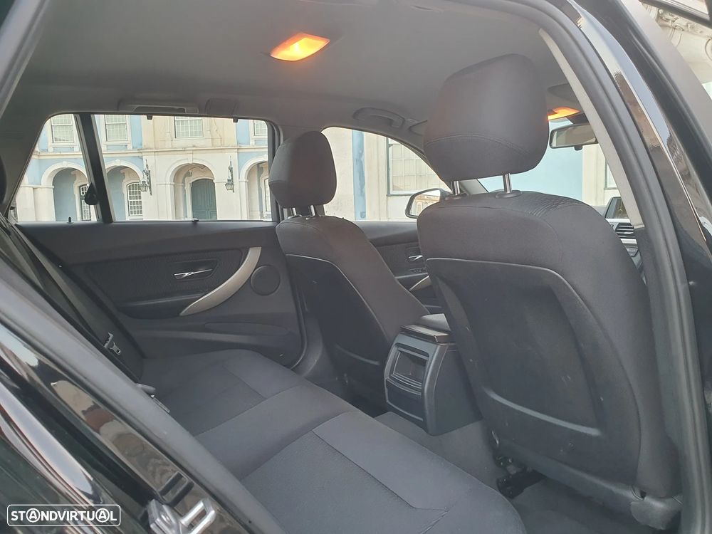 BMW 320 d EfficientDynamics Line Sport - 51