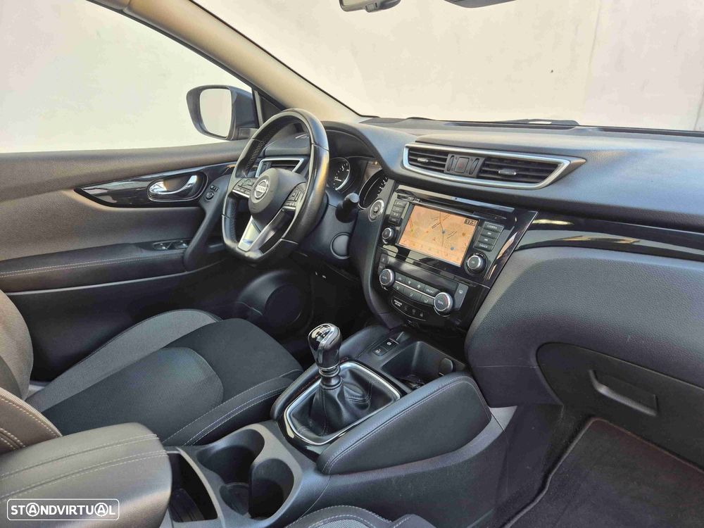 Nissan Qashqai 1.5 dCi N-Connecta J18 - 18