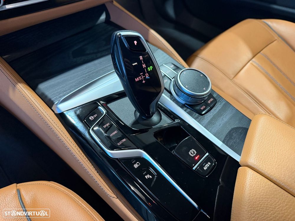 BMW 530 e Line Luxury — fotografia 14