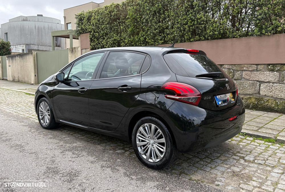 Peugeot 208 1.2 PureTech Signature - 2