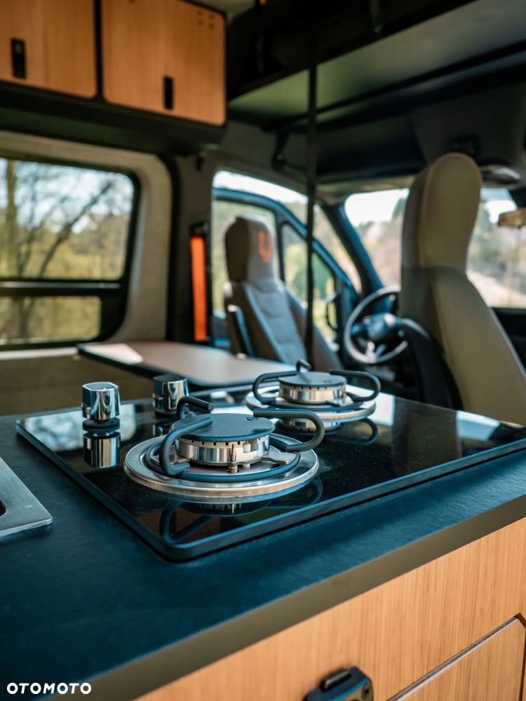 Mercedes-Benz Sprinter 907.235 - 26